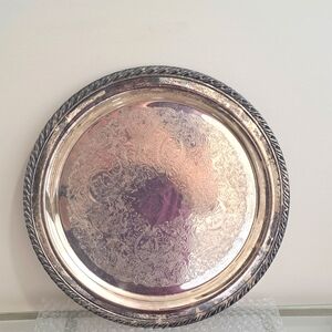 Vintage Oneida Silver Plated Round Serving Platter.
